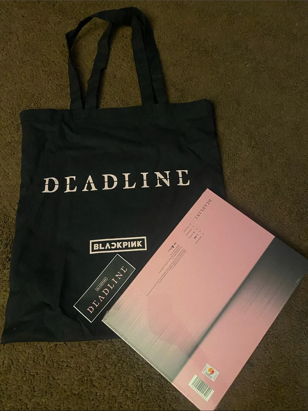 Blackpink deadline album with tote and a sticker - Picture 2 of 4